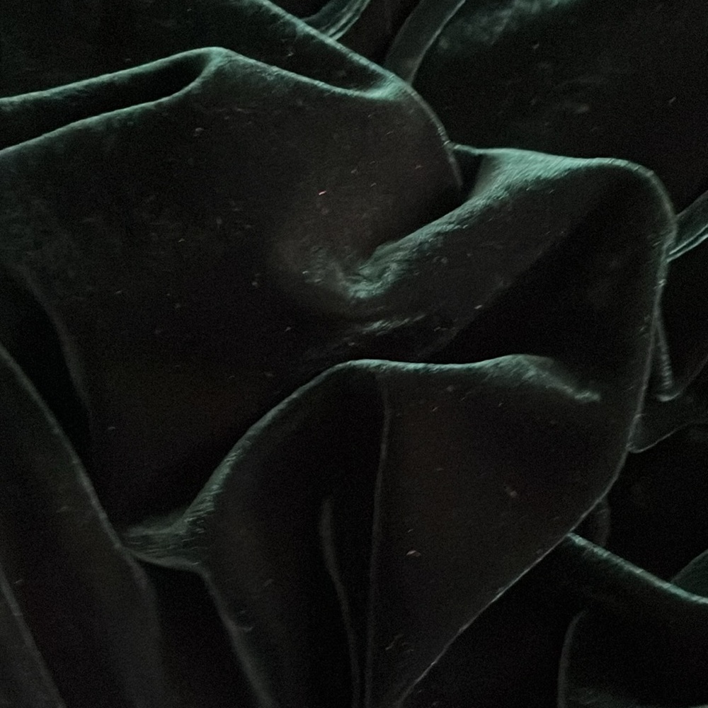 Entro 1X green velvet dressy tunic top. - Picture 10 of 11